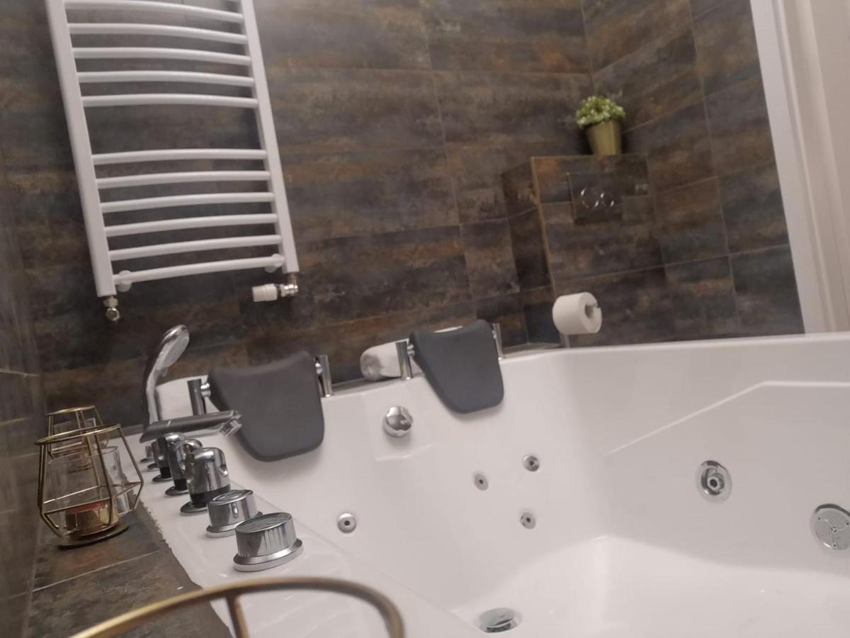 Apartamenty Lena 5 Jacuzzi Raciborz Exterior photo